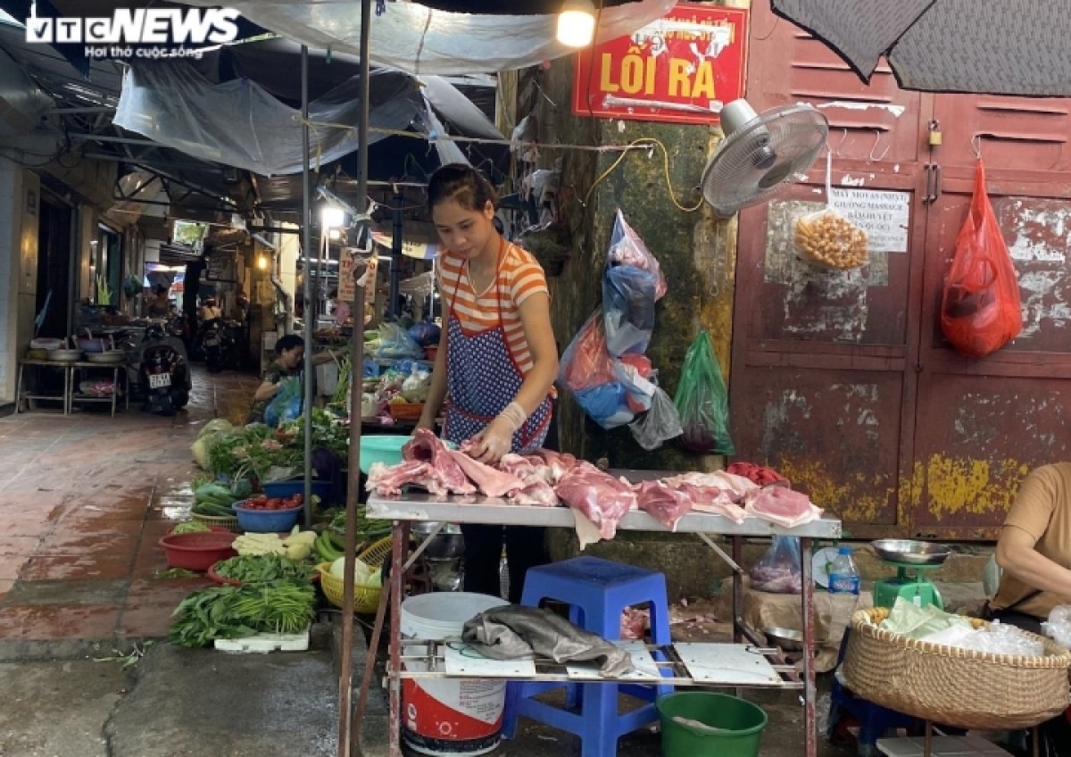 thịt heo tăng nóng tới 10 giá, tiểu thương đóng quầy nghỉ bán hình ảnh 1 thit heo tang nong toi 10 gia, tieu thuong dong quay nghi ban hinh anh 1