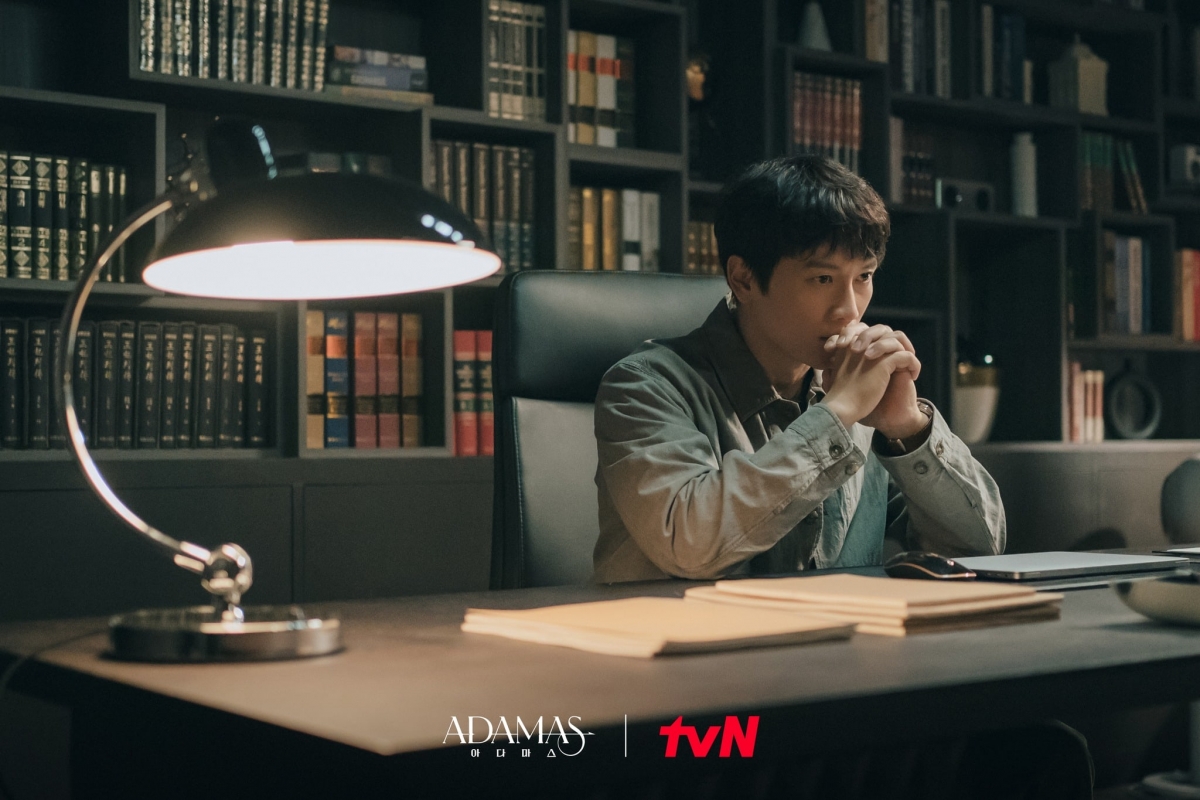  Ong hoang rating ji sung tai xuat man anh voi vai dien cap song sinh bao thu hinh anh 2