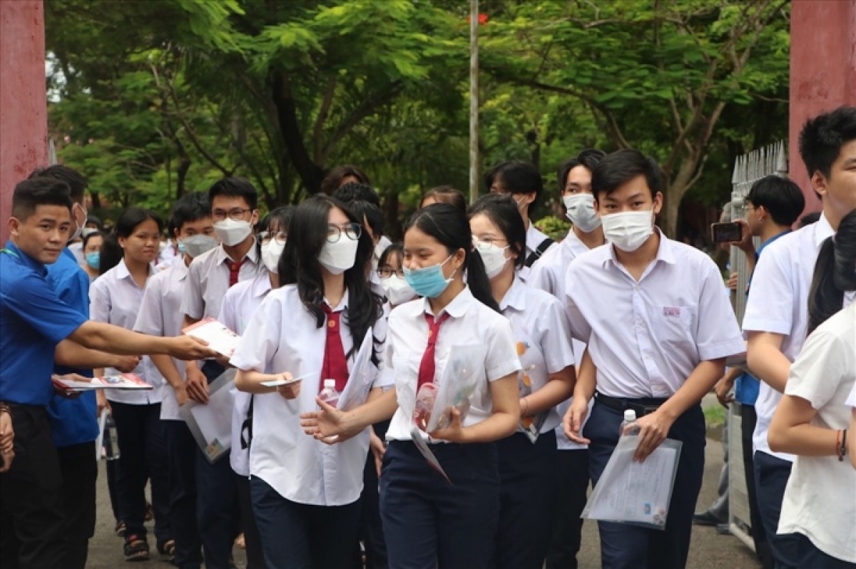 lần đầu tiên huế có 12 thí sinh đạt 10 điểm môn sử và 3 điểm 10 môn văn hình ảnh 1 lan dau tien hue co 12 thi sinh dat 10 diem mon su va 3 diem 10 mon van hinh anh 1