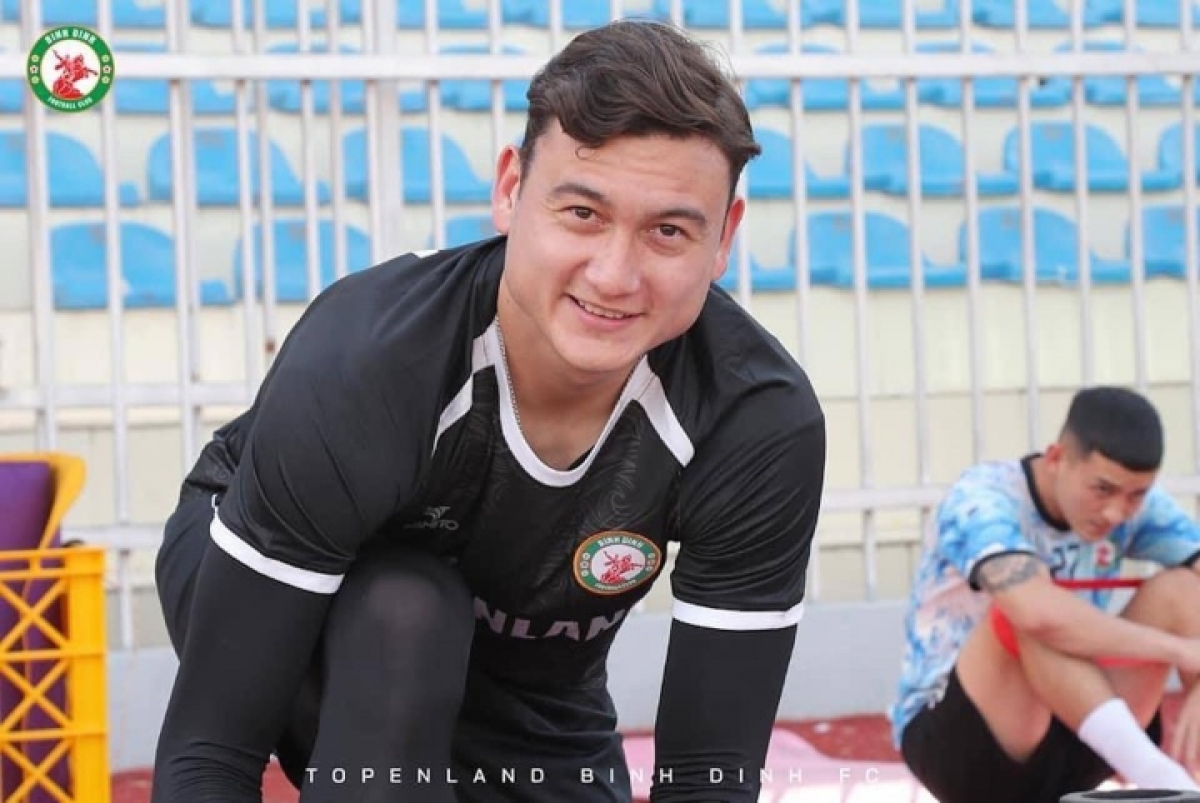 Đặng văn lâm chia tay nỗi buồn nhật bản, về v-league cứu vãn sự nghiệp hình ảnh 1 Dang van lam chia tay noi buon nhat ban, ve v-league cuu van su nghiep hinh anh 1