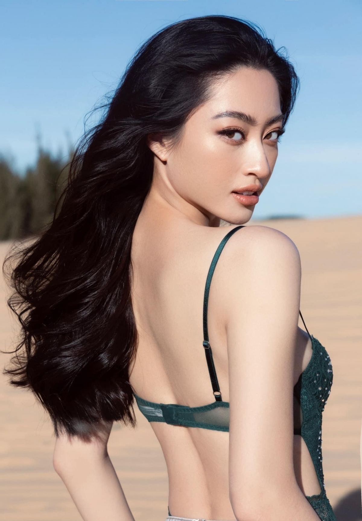 luong thuy linh boi hoi, van vuong khi sap khep lai nhiem ky hoa hau hinh anh 2