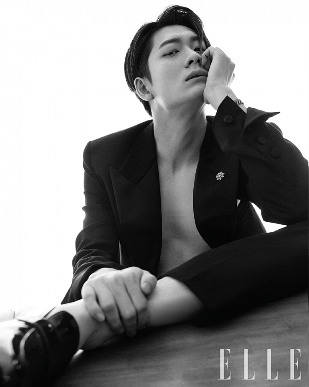 kang tae oh chia se ve viec nhap ngu sau bo phim nu luat su ky la woo young woo hinh anh 2