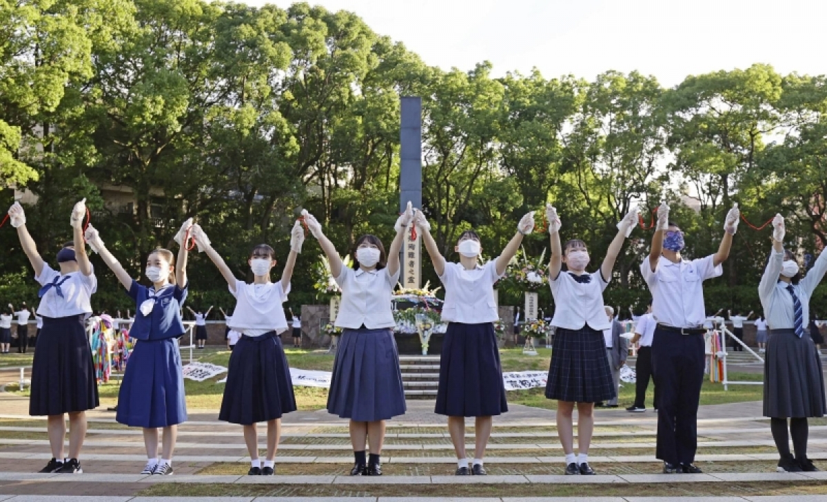 nhật bản tưởng niệm 77 năm vụ nagasaki bị ném bom nguyên tử hình ảnh 1 nhat ban tuong niem 77 nam vu nagasaki bi nem bom nguyen tu hinh anh 1