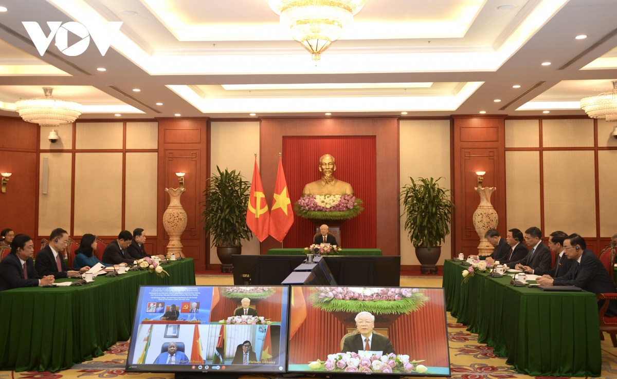 tong bi thu nguyen phu trong hoi dam truc tuyen voi tong thong mozambique hinh anh 2