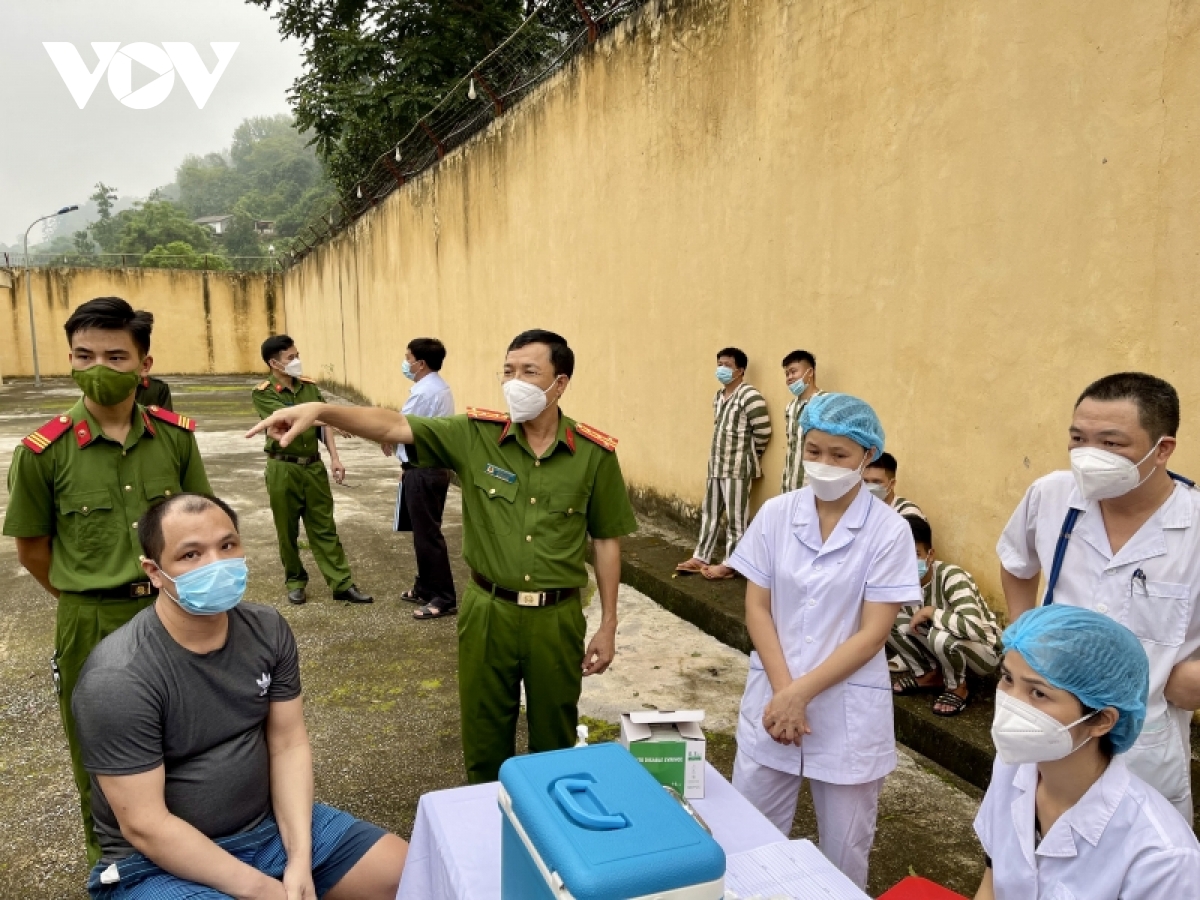 cao bang trien khai tiem vaccine ngua covid-19 cho can, pham nhan hinh anh 2