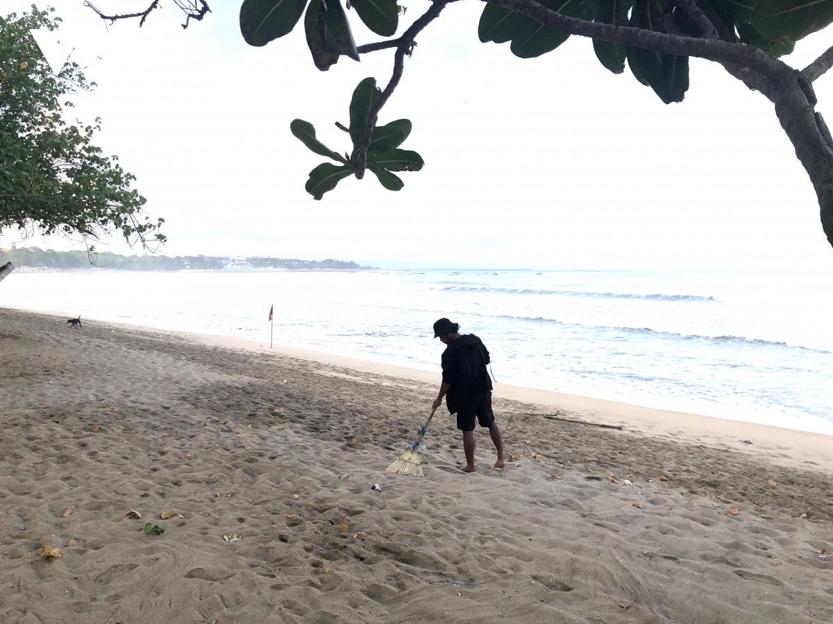 mo hinh giam rac thai nhua tai cac diem du lich o bali hinh anh 1