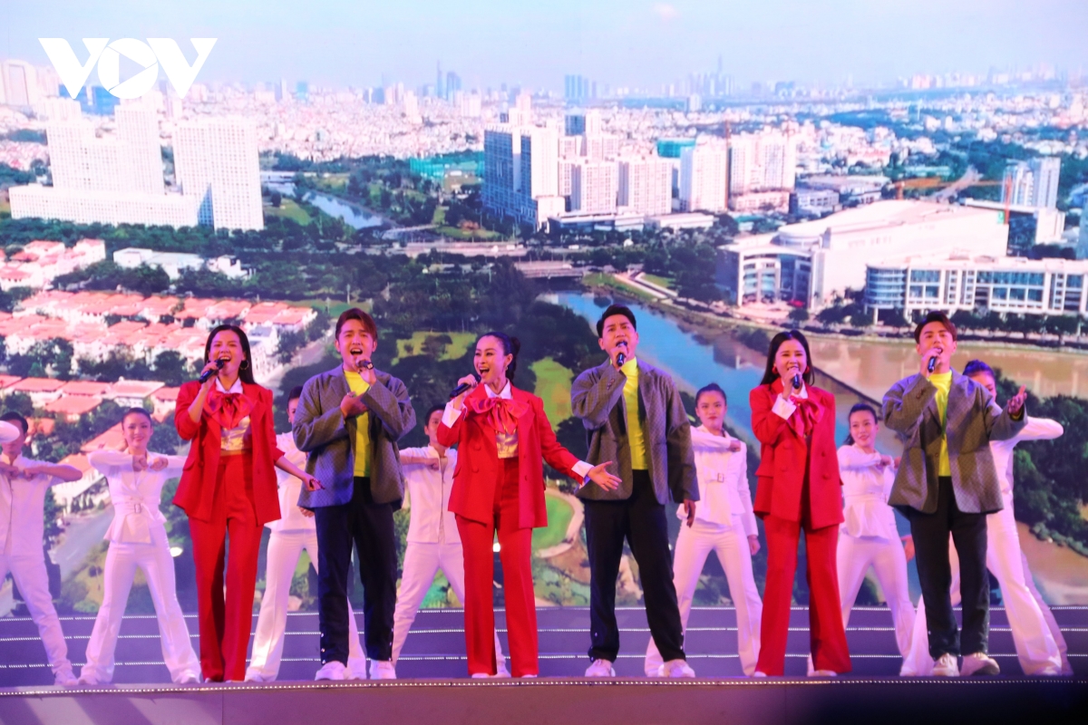 tp.hcm ky niem 46 nam ngay chinh thuc duoc mang ten chu tich ho chi minh hinh anh 3