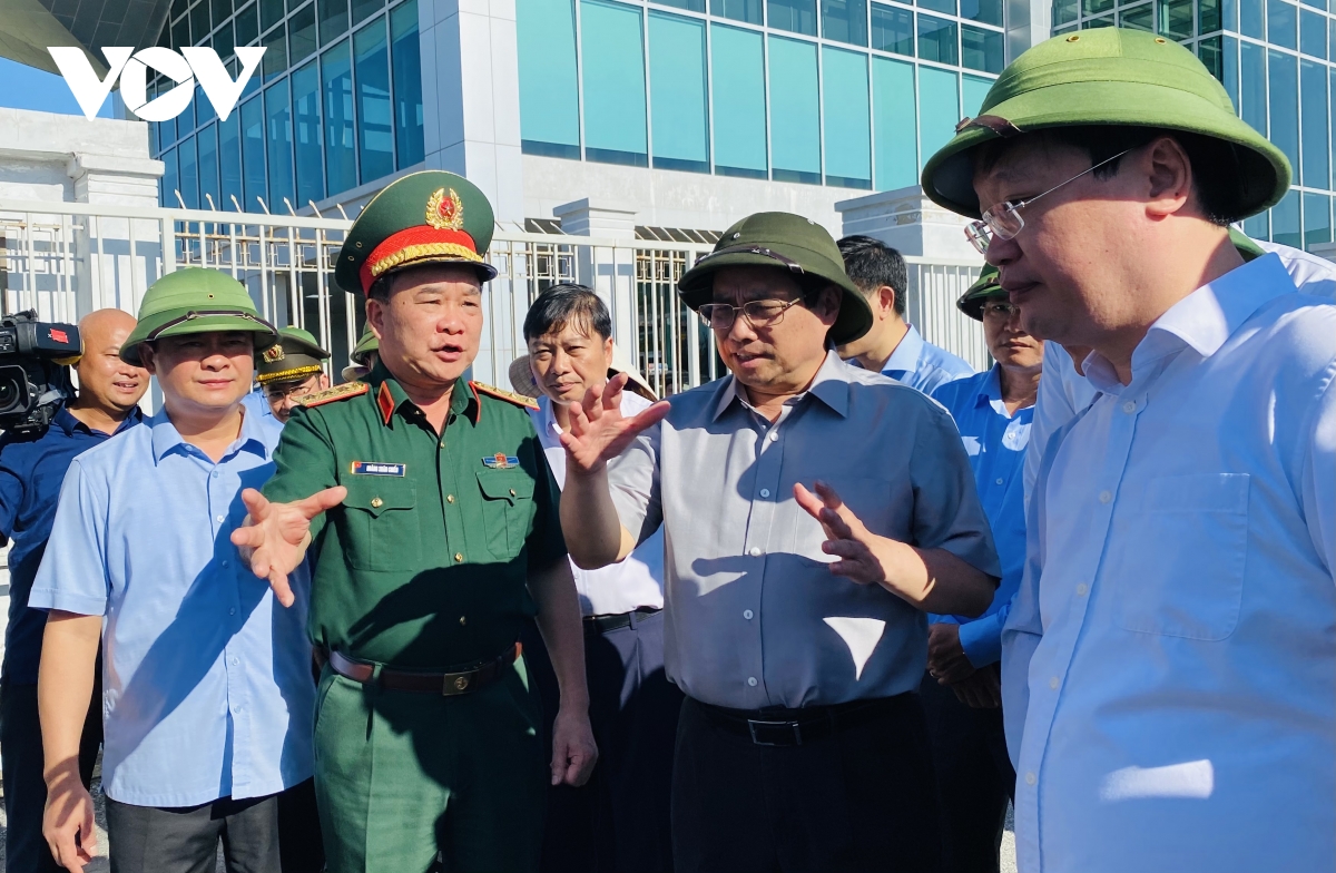 thu tuong khai thac san bay vinh luong dung ca dan su va quan su hinh anh 1