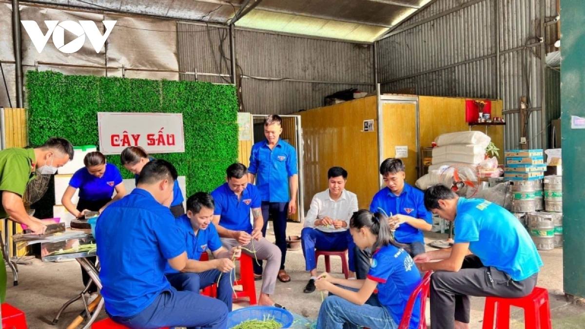 thi sinh, phu huynh tho phao ket thuc mon cuoi ky thi tot nghiep thpt 2022 hinh anh 21