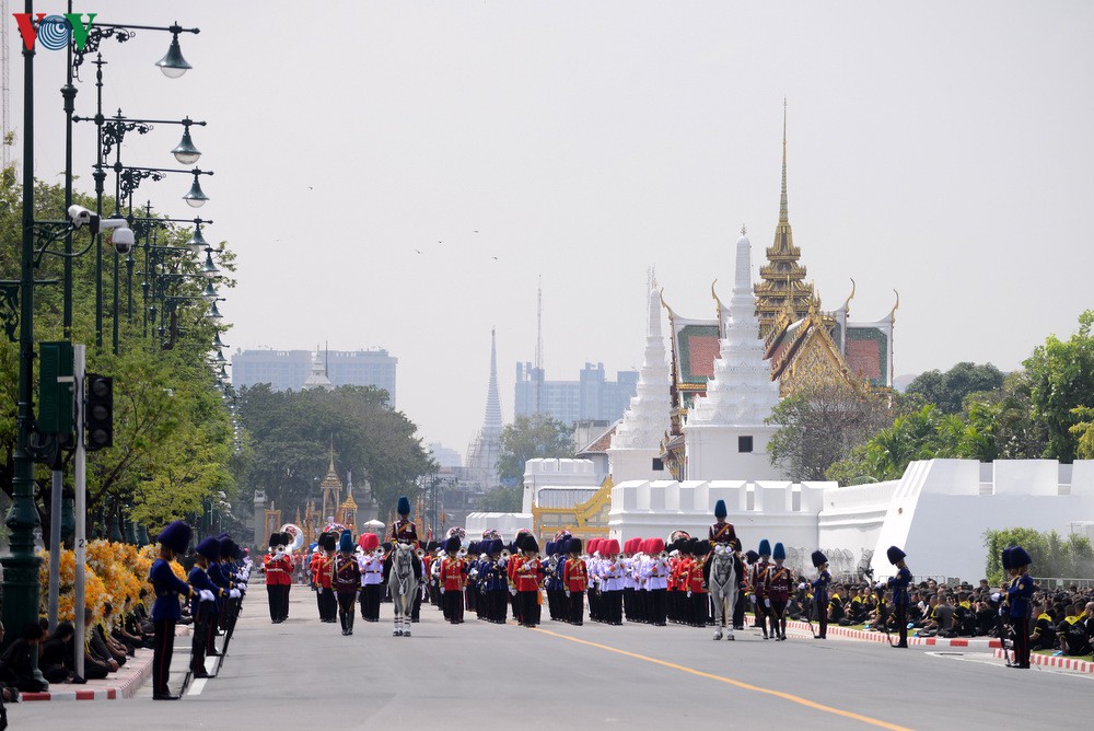 Ảnh: Người dân Thái Lan tiễn biệt vua Rama IX