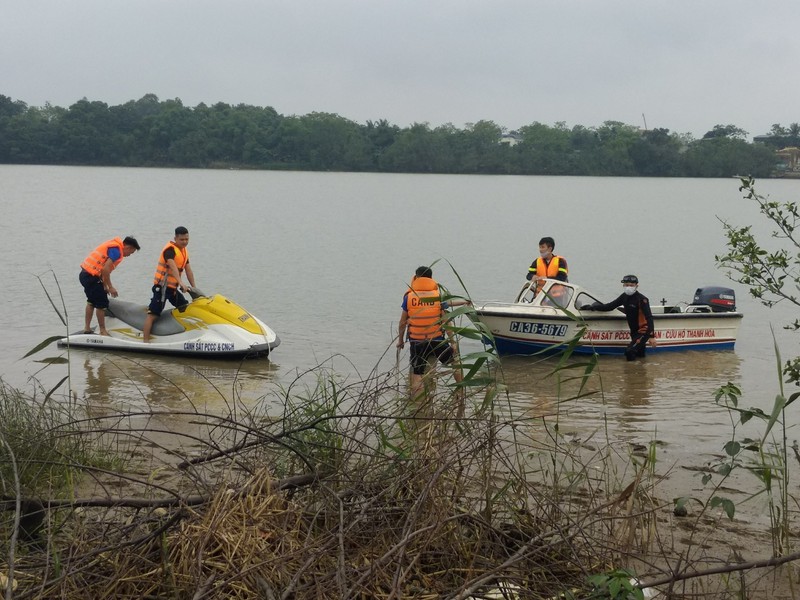 da tim thay thi the truong phong cuc thue thanh hoa nhay cau tu van hinh 1