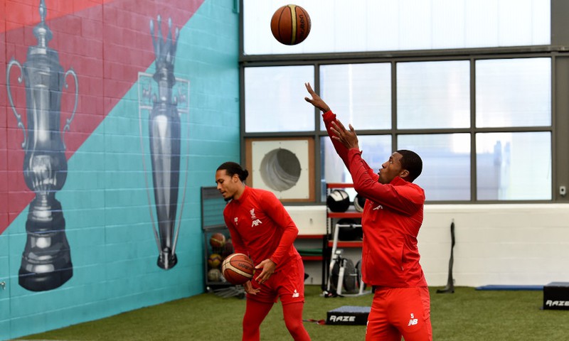 liverpool tap bong ro, san sang "gieo sau" mu tai old trafford hinh 1