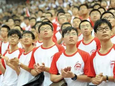 phi ton kinh te xa hoi do can thi chiem 1,3% gdp o trung quoc hinh 1