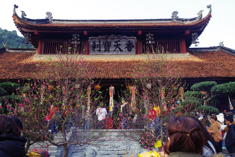 den hen lai len: mung 6 ru nhau di khai hoi chua huong hinh 5