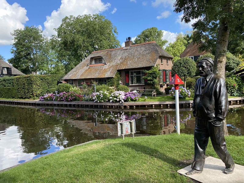 ve dep dac sac cua ngoi lang "co tich" giethoorn giua dich covid-19 hinh 11