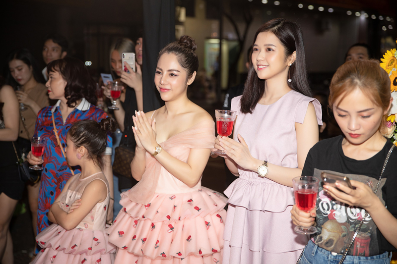 mc "nong bong nhat vtv" bach lan phuong xinh dep rang ro o tuoi 33 hinh 1