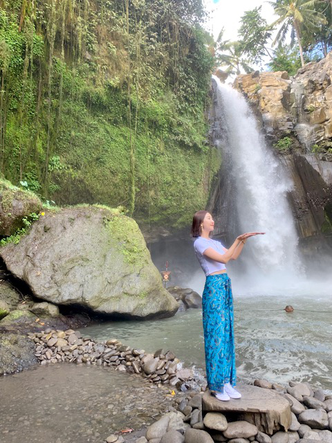 a hau ha thu "lot xac" nong bong trong chuyen du ngoan bali hinh 4