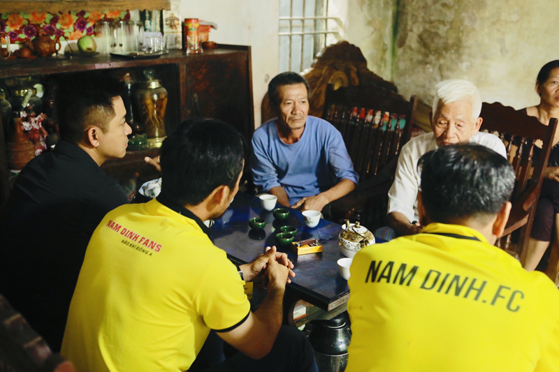 tuan hung da bong gop quy sua nha cho bo me nu cdv tu nan hinh 3