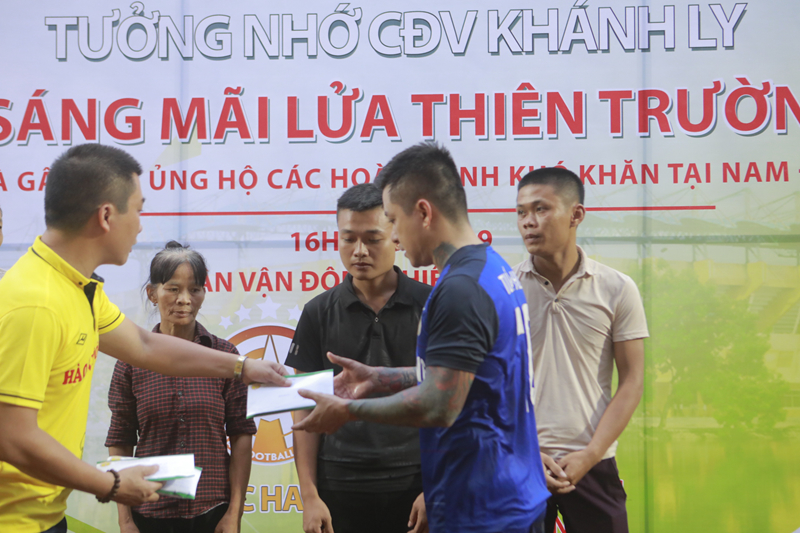 tuan hung da bong gop quy sua nha cho bo me nu cdv tu nan hinh 11