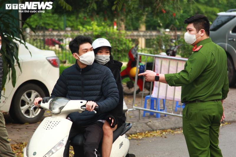 can bo phuong bac loa nhac dan khong tap the duc, han che ra duong hinh 8