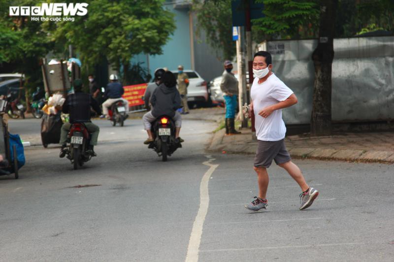 can bo phuong bac loa nhac dan khong tap the duc, han che ra duong hinh 11