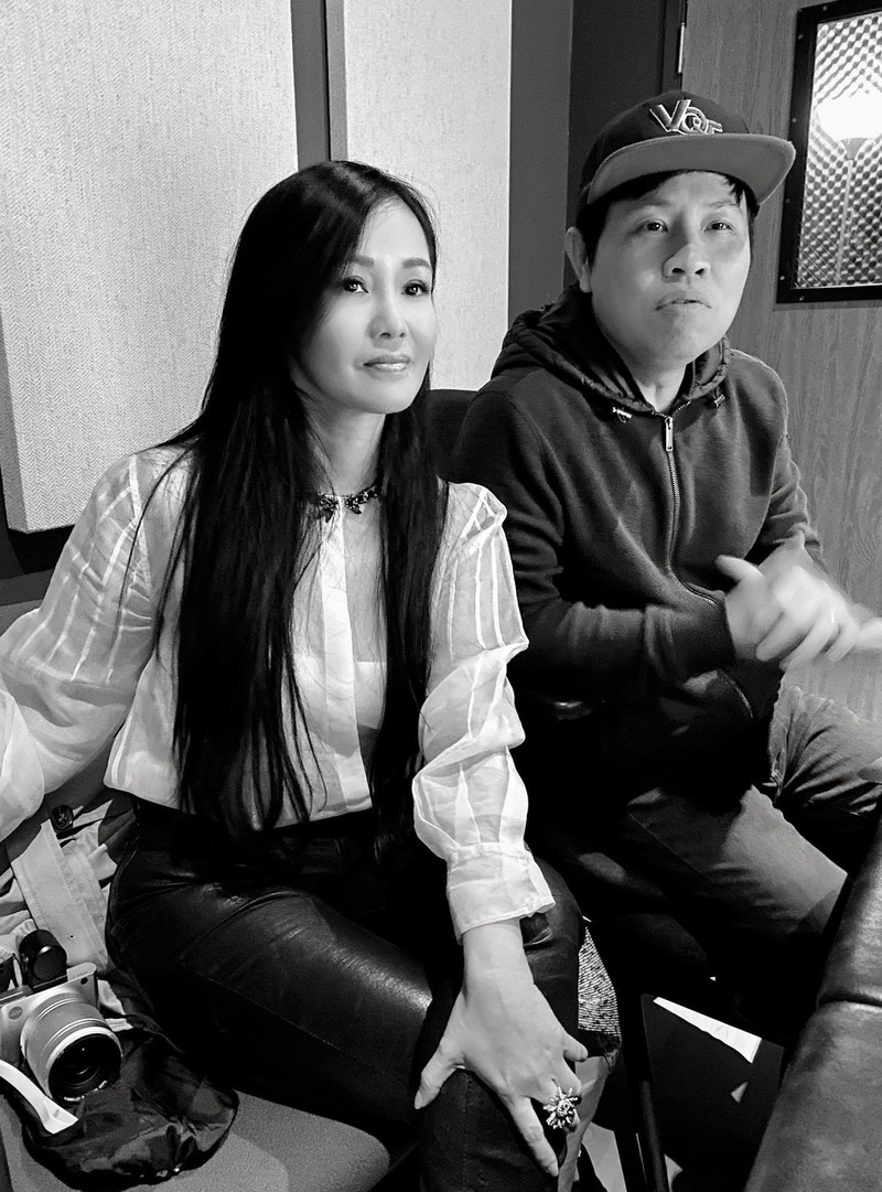 "bong" hong nhung ra mat ca khuc tu sang tac tri an y, bac si chong dich hinh 3