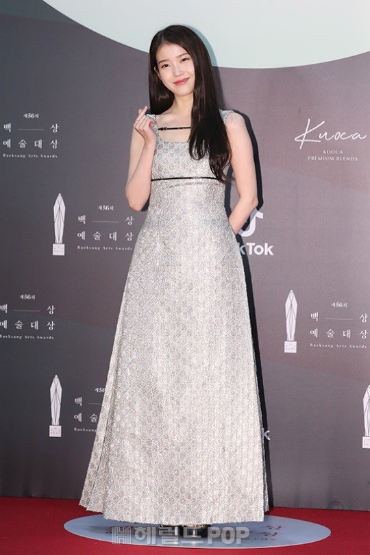 son ye jin dep tua nu than, do sac kim hee ae, gong hyo jin o baeksang hinh 10