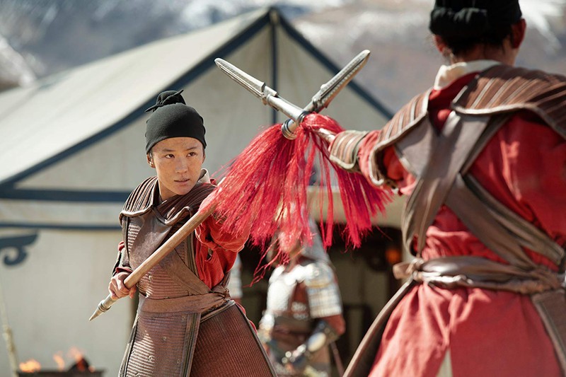 "mulan" phat hanh truc tuyen, tu bo thi truong chieu phim lon nhat hinh 2