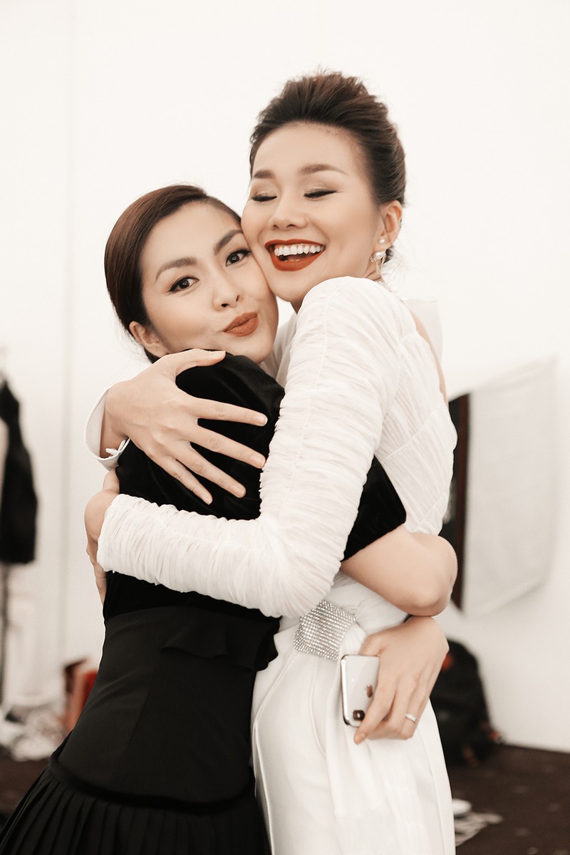 thanh hang chuc mung tang thanh ha tai xuat voi vai tro nha thiet ke hinh 2