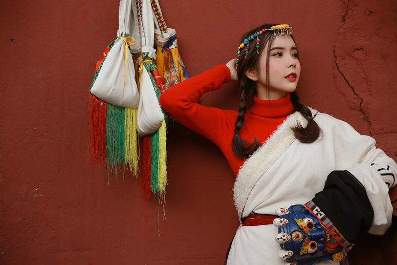 hoa hau huynh vy hoa than thanh thieu nu tay tang xinh dep hinh 13