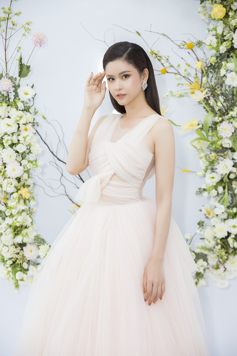 truong quynh anh "lot xac" tu cong chua ngot ngao den quy co ca tinh hinh 3