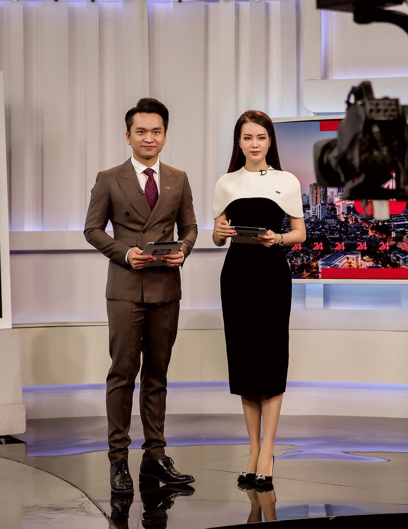 a hau thuy van dau tu vay ao khi dan ‘chuyen dong 24h’ hinh 2
