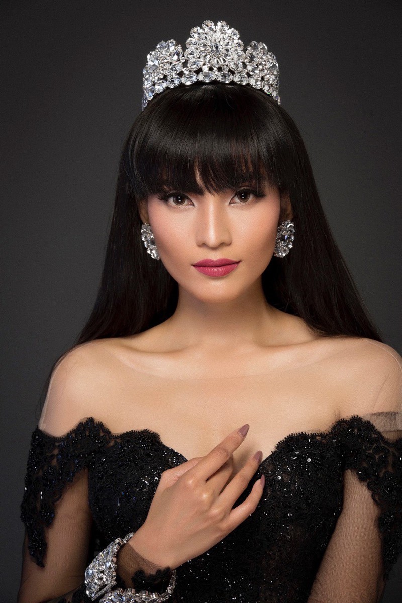 truong thi may don nam moi bang bo anh sac den huyen bi hinh 6