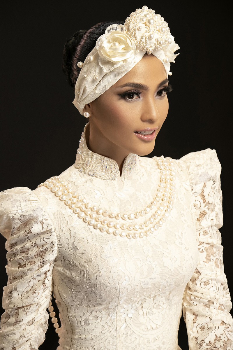 truong thi may dep cuon hut khi dien mot ao dai quan khan turban hinh 14