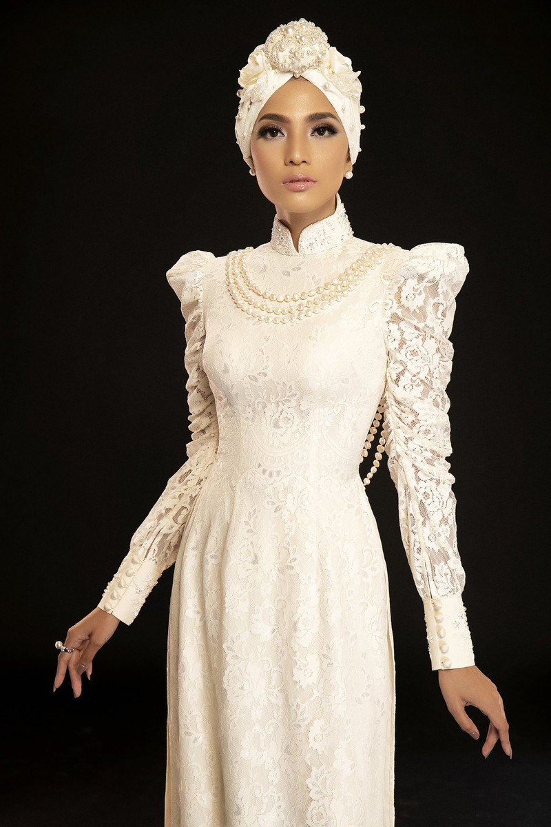 truong thi may dep cuon hut khi dien mot ao dai quan khan turban hinh 1