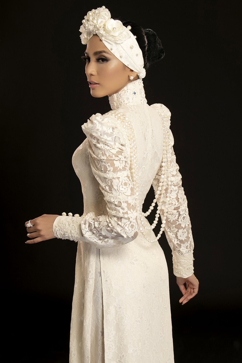 truong thi may dep cuon hut khi dien mot ao dai quan khan turban hinh 3
