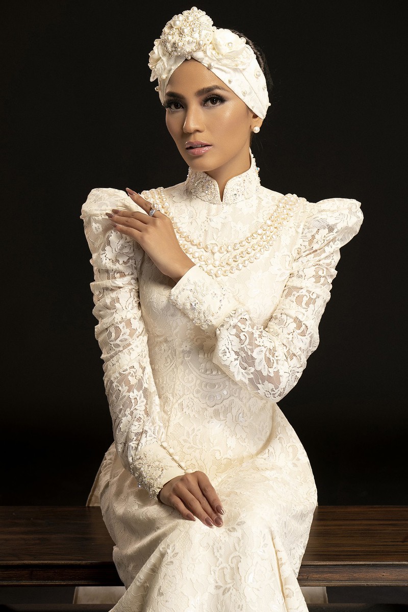 truong thi may dep cuon hut khi dien mot ao dai quan khan turban hinh 5