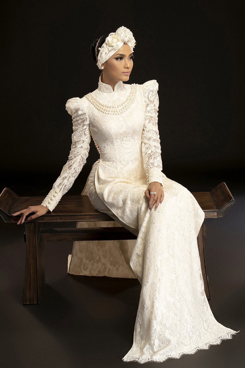 truong thi may dep cuon hut khi dien mot ao dai quan khan turban hinh 6