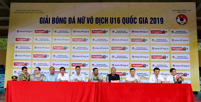 khai mac giai bong da nu vo dich u16 quoc gia 2019 hinh 2