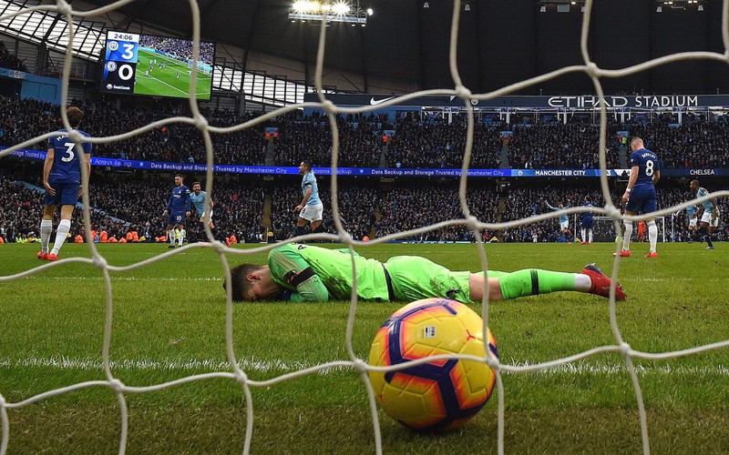 nhung that bai e che cua cac "dai gia" trong lich su premier league hinh 1