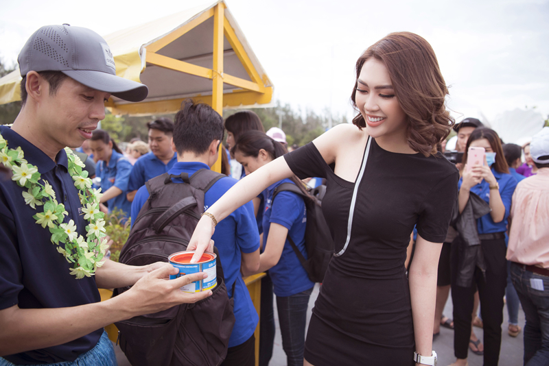 hoa hau tuong linh mac vay tai che keu goi bao ve moi truong  hinh 4