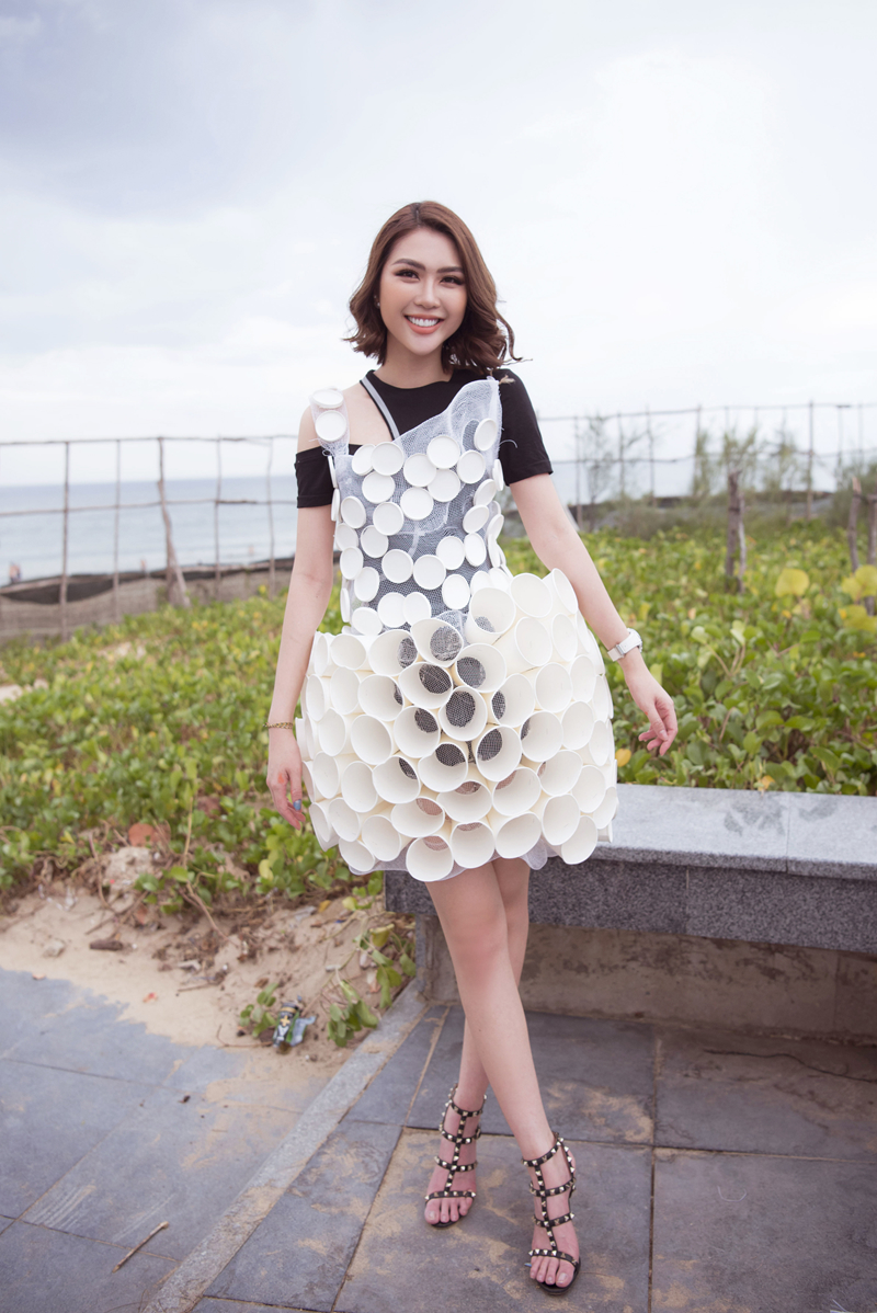 hoa hau tuong linh mac vay tai che keu goi bao ve moi truong  hinh 9