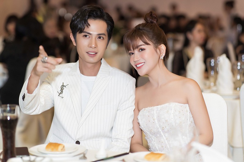 si thanh - huynh phuong tinh tu sanh doi sau khi cong khai hen ho hinh 1