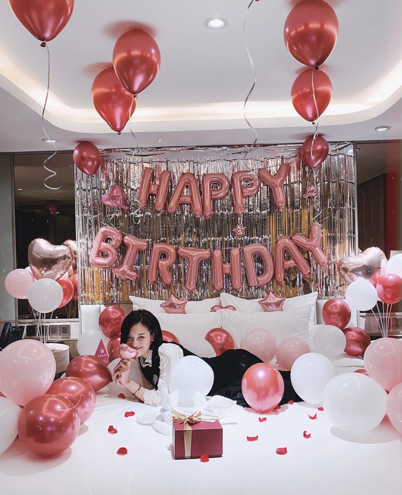 fan deo khau trang offline mung sinh nhat thuy anh giua mua dich hinh 14