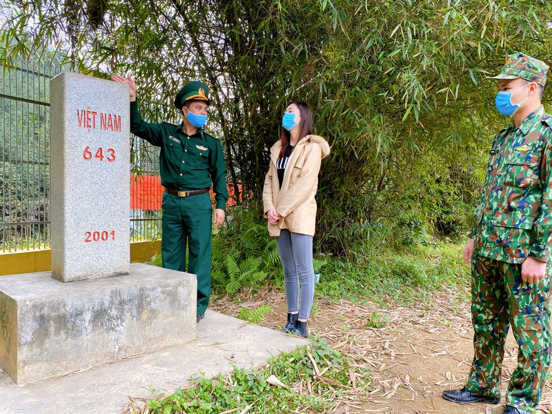 hoa hau luong thuy linh tham va tang qua cac chien si chong dich noi bien gioi hinh 6