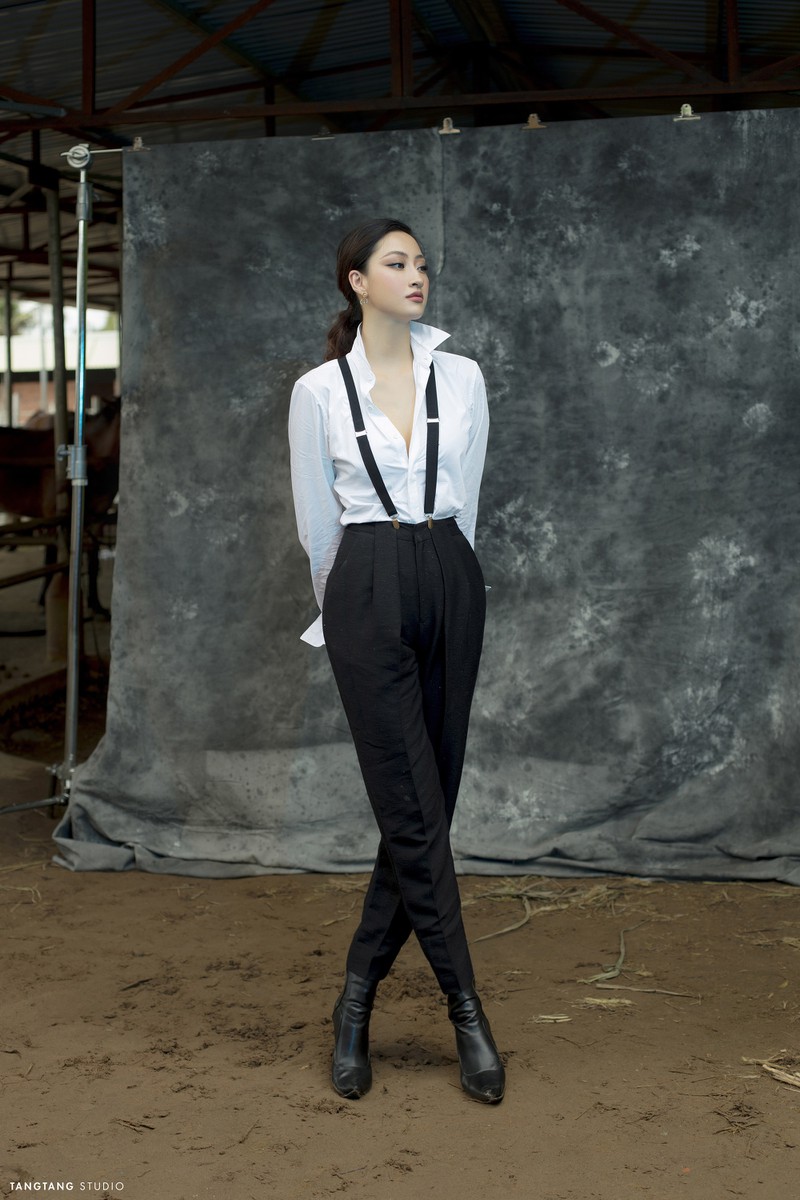 hoa hau luong thuy linh "lot xac", day quyen luc trong bo anh don tuoi moi hinh 3