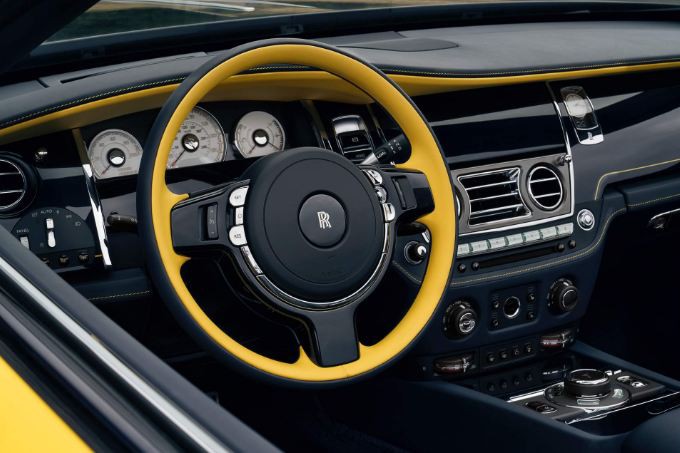 rolls-royce dawn black badge mau vang cuc dep cua pho chu tich google hinh 4