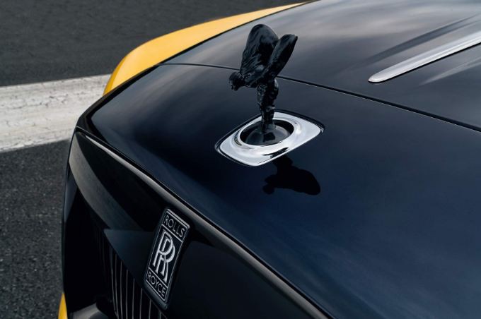 rolls-royce dawn black badge mau vang cuc dep cua pho chu tich google hinh 5