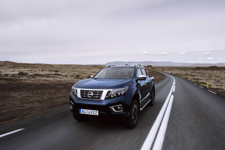 nissan navara duoc nang cap dong co va cong nghe hinh 1