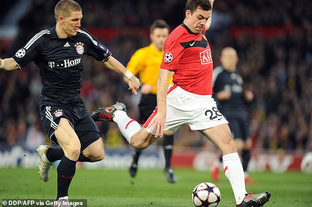 darron gibson va bi kich cua than dong duoc xem la "paul scholes de nhi" hinh 3
